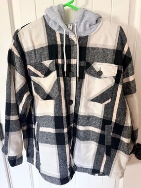 Zenana Outfitters Black, Gray & Cream Plaid Hooded Jacket